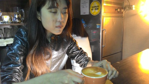 微電影女主角雅婷也加入咖啡店行列。
