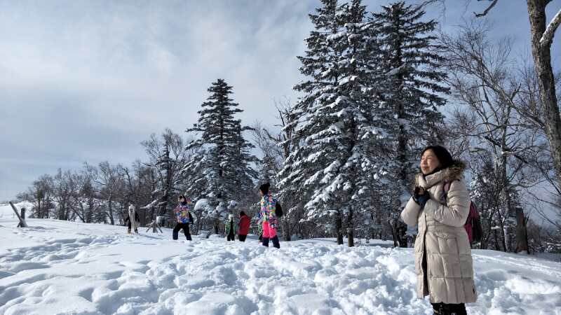 在零下20度的雪地感受「冷」的滋味。